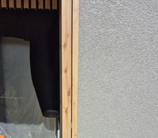 90° napojení na fasádu vložením lišty L30 ze zadu obkladu